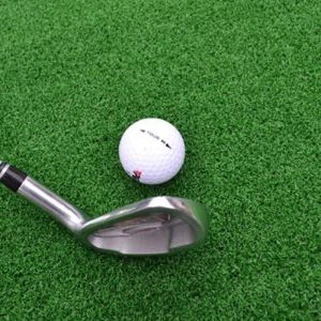 Qualität dauerhaftes hohes Dichte künstliches gefälschtes Golf, das grünen Rasen setzt