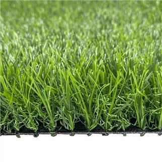 Künstliches Gras im Freien